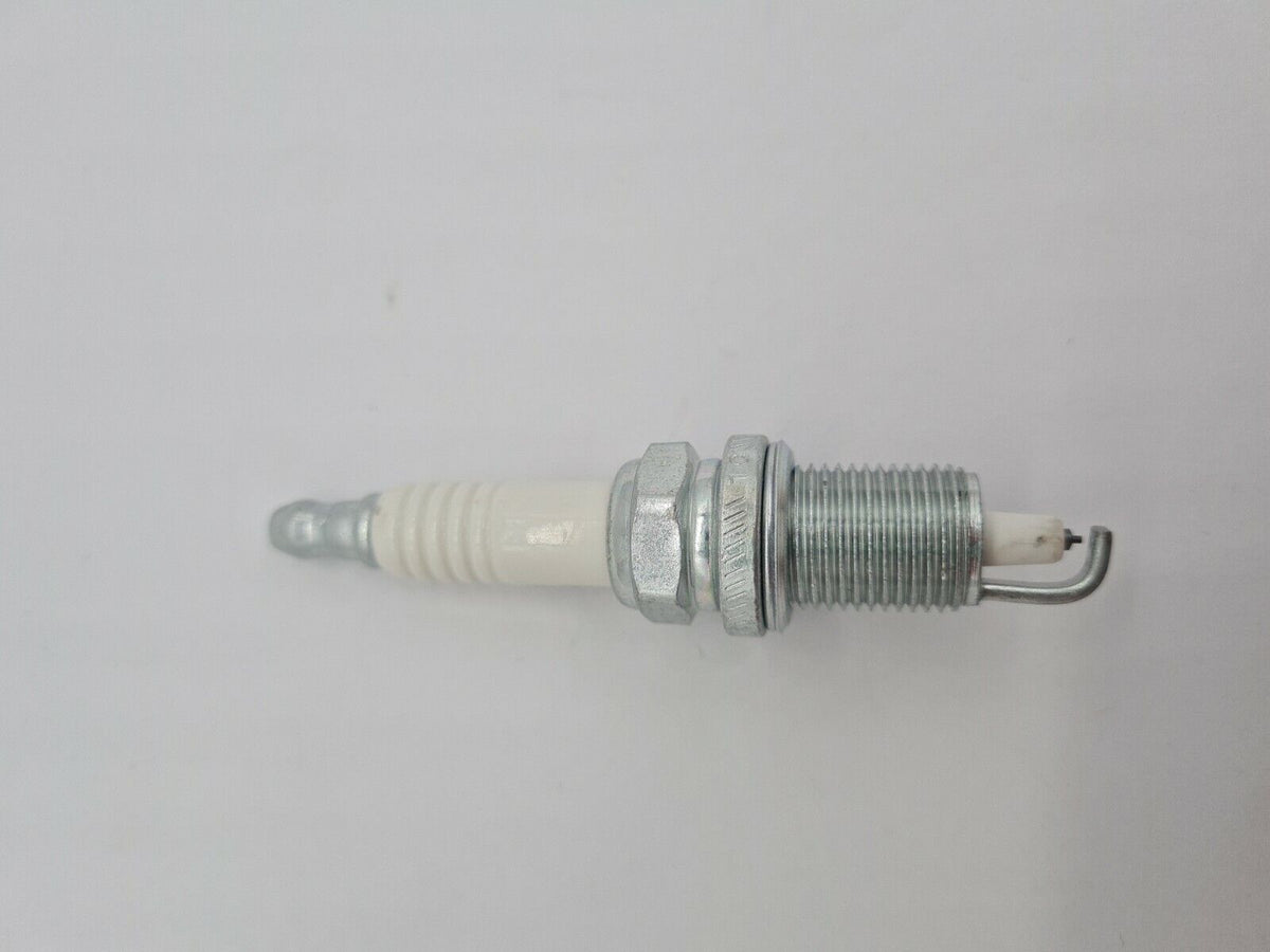 XC12PEPB CHAMPION Spark Plug Johnson Evinrude Outboard V6 FFI 135 HP 1